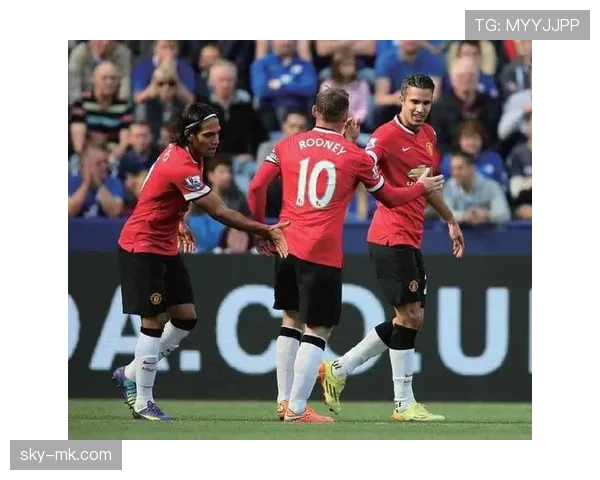 英超战术解析:各队阵型演变与攻防策略走势清晰 英超战术解析:各队阵型演变与攻防策略走势清晰