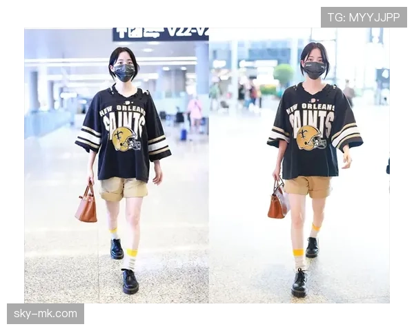 小威廉姆斯穿睡袍坐VIP包厢啃外卖,名牌盒子随手一摞,这日常也太富豪了吧 小威廉姆斯穿睡袍坐VIP包厢啃外卖,名牌盒子随手一摞,这日常也太富豪了吧